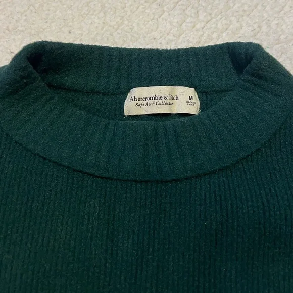 Abercrombie and Fitch Sweater - Picture 3 of 4